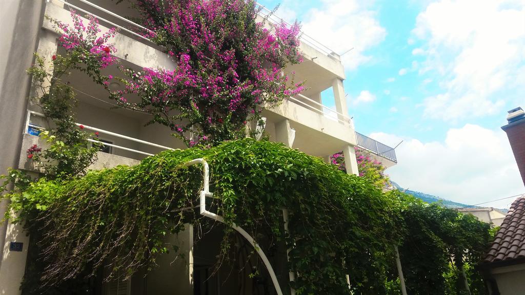 Apartments Angela Макарська Екстер'єр фото